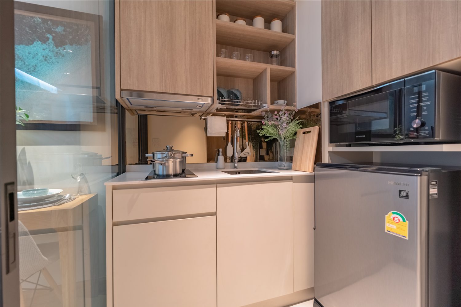 Contemporary kitchenette in one-bedroom apartment